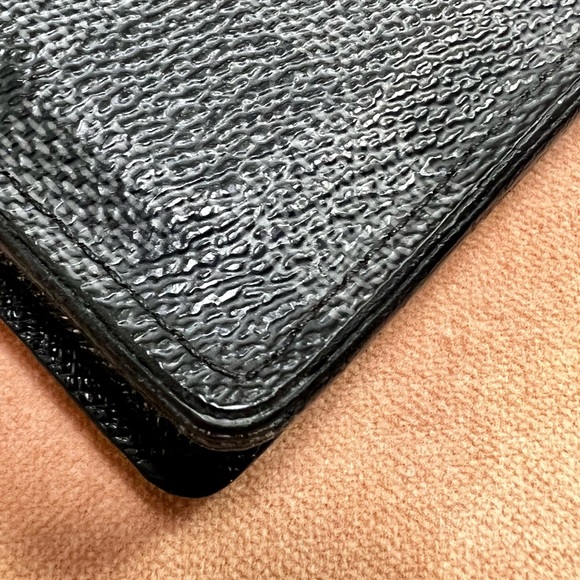 Authentic LV men’s card holder wallet - Picture 9 of 14